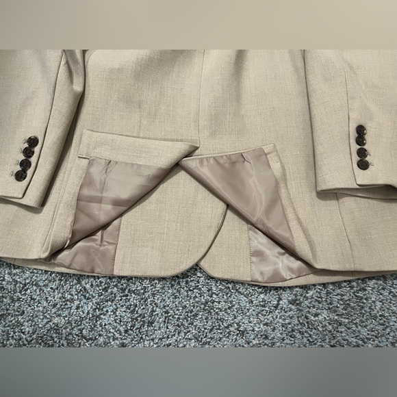 Banana Republic Women’s Classic Blazer - Picture 12 of 15